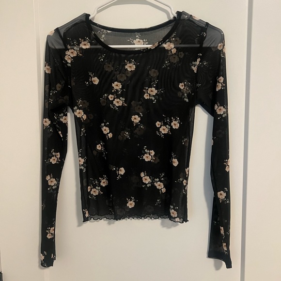 Abercrombie & Fitch Tops - Abercrombie & Fitch Floral layering top